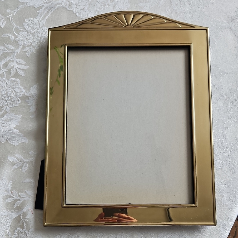 Elegant Gold Picture Frame